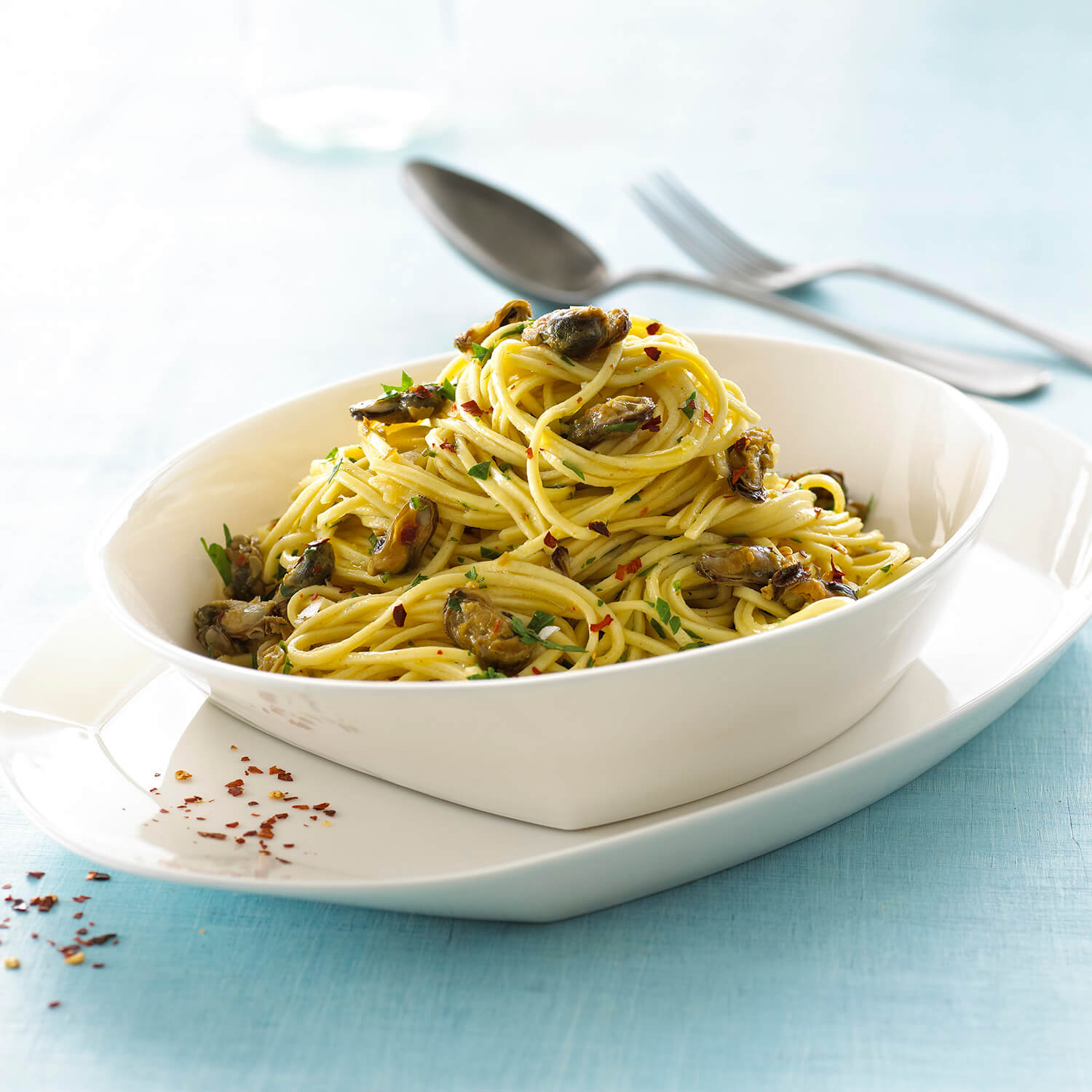 Pasta med mulinger, chili, hvidløg og persille - skøn opskrift