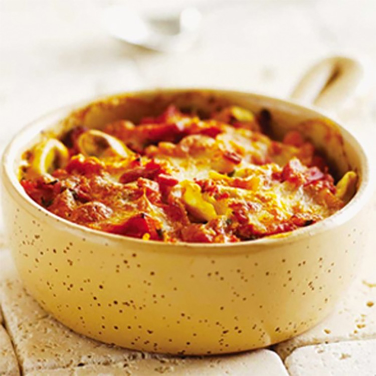 Gratineret pasta - tortellini med tomat og mozzarella gratineret i ovn